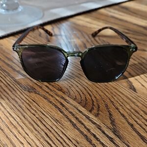 Stylish Green With Tortise Accent Sunglasses